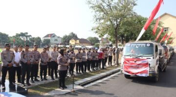 Dampak Kekeringan, Kapolres Sragen Salurkan 30 Tangki Air Bersih ke Lima Kecamatan