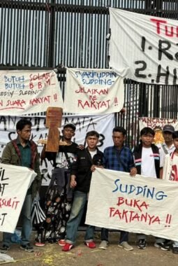 Surat Pertamina Sebut Sudding & Partners Ajukan Blokir 4 SPBU, Massa Sukabumi Soroti Sudding di Komisi III DPR RI