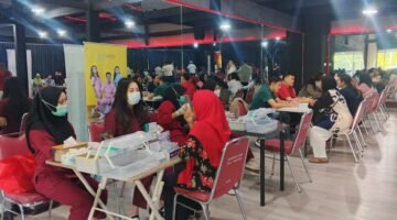 Rayakan Anniversary ke-8, FitNation Semarang Ajak Pengusaha Bersama-sama Berbagi untuk Masyarakat
