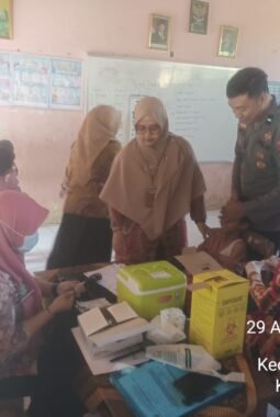 BIAS di Masaran Sasar Puluhan Siswa SD, Polsek Pastikan Imunisasi Berjalan Aman dan Lancar