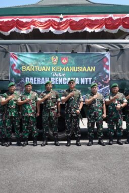 Pangdam IV/Diponegoro Pimpin Pemberangkatan Bantuan Kemanusiaan untuk Korban Gempa NTT