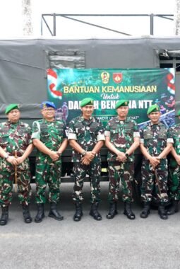 TNI AD Hadir untuk Rakyat, Korem 071/Wijayakusuma Berangkatkan Bantuan Kemanusiaan untuk Korban Bencana di NTT