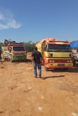 Galian Tanah Urug Pekuncen Disorot, Kades Sebut Ada Kesepakatan Deposit Rp100 Juta untuk Perbaikan Jalan