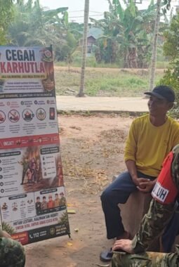 Hari kedua, Pasis Dikreg Sesko TNI LVI berikan Penyuluhan Karhutla di Desa Hanjak Maju, Pulang Pisau