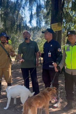 Polsek Selo Dukung Pengendalian Hama Monyet Ekor Panjang melalui Vaksinasi Anjing