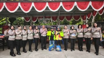 Polwan ke-78: Dari Perempuan untuk Perempuan, Polantas Karib Rangkul Ibu-Ibu Ojol Pekanbaru