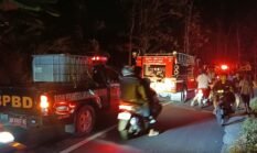 Polres Sragen dan Tim Terpadu Gerak Cepat Padamkan Kebakaran Lahan Jati di Miri