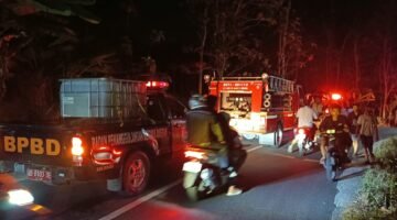 Polres Sragen dan Tim Terpadu Gerak Cepat Padamkan Kebakaran Lahan Jati di Miri