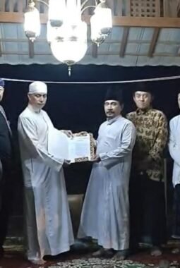 SK PW PWI LS Jawa Tengah Resmi Diserahkan, Gus Miftah Tegaskan Komitmen Satu Komando dengan Pimpinan Pusat