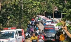 Gagal Nanjak, Kereta Kelinci Rombongan Ibu-ibu PKK Terguling di Krikilan Klaten, 11 Orang Dilarikan ke Rumah Sakit