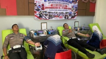 Sambut Hari Lalu Lintas ke-71, Polisi Lalu Lintas Karanganyar Donorkan Darah untuk Sesama