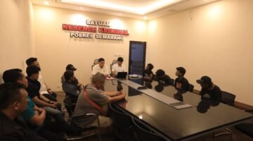 Tidak Terima Diingatkan, Anak Punk Bentrok Dengan Warga