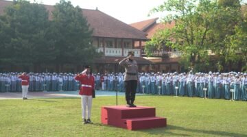 Tekan Angka Kecelakaan Pelajar, Polres Jepara Gelar Pembinaan Keselamatan Berkendara di SMAN 1 Jepara