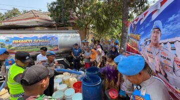 HUT Propam Polri ke-24, 24.000 Liter Air Bersih Disalurkan untuk Warga Jatirunggo.
