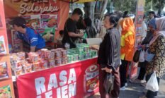 Rame-rame ke Bazzar HUT TNI dan HUT Kodam IV Diponegoro di Gedung Pamungkas Yogyakarta