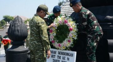 Danrem 072/Pamungkas Dampingi Panglima TNI Ziarah ke Makam Panglima Besar Jenderal Soedirman di TMP Kusumanegara Yogyakarta