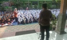 669 Pelajar SMPN 1 Gemolong Dibekali Polisi, Bullying hingga Tertib Lalu Lintas Jadi Sorotan
