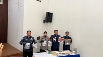 Konfrensi pers Periode Agustus-September 2026, Sat Res Narkoba Polres Semarang amankan Pasutri.