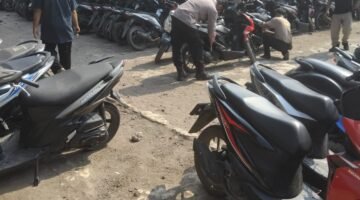 GARUT GEMPAR! Razia Polsek Bungbulang di SMAN 7 Garut, Puluhan Knalpot Brong Milik Siswa Copot di Tempat