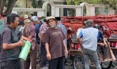 Ketika Kaki-Kaki Tua Tak Lagi Perlu Mengayuh Berat: Cerita 260 Penarik Becak Garut yang Kini Punya ‘Kuda Besi’ Listrik