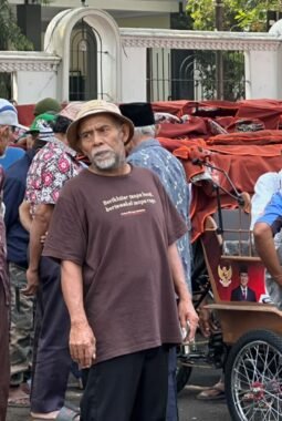 Ketika Kaki-Kaki Tua Tak Lagi Perlu Mengayuh Berat: Cerita 260 Penarik Becak Garut yang Kini Punya ‘Kuda Besi’ Listrik