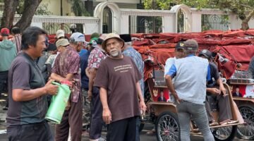 Ketika Kaki-Kaki Tua Tak Lagi Perlu Mengayuh Berat: Cerita 260 Penarik Becak Garut yang Kini Punya ‘Kuda Besi’ Listrik