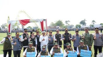 Pangdam IV/Diponegoro Hadiri Apel Akbar Satlinmas se-Jawa Tengah