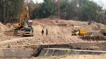 Heboh! Tambang Ilegal Galian C Merusak di Belakang Ikon Wisata Embung Karangbajang Gemolong, Sragen