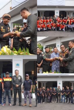 Diiringi Bregodo Keraton, Elemen Masyarakat Yogyakarta Beri Kejutan Potong Tumpeng HUT ke-81 TNI Bersama Danrem 072/Pamungkas