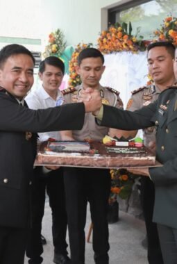 Moment HUT TNI ke-81, Kapolres Jombang Beri Kejutan kepada Kodim 0814, Sat Radar 405 Ploso dan Subdenpom Jombang