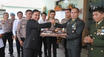 Moment HUT TNI ke-81, Kapolres Jombang Beri Kejutan kepada Kodim 0814, Sat Radar 405 Ploso dan Subdenpom Jombang