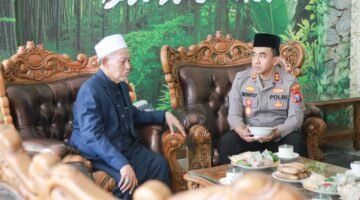 Awali Tugas, Kapolres Jombang Sowan Kiai Ponpes Darul Ulum Rejoso Peterongan