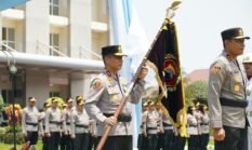 Serah Terima Pataka Maneka Tunggal Dharma Jadi Simbol Pergantian Kapolda Jateng dari Irjen Pol Ribut Hari Wibowo kepada Irjen Pol Roy Hardi Siahaan