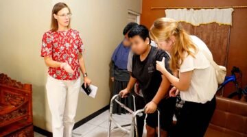 Kolaborasi Internasional, WFH Kunjungi Pasien Hemofilia, Dokter HOA RSUD Banyumas Dampingi Pemberian Terapi