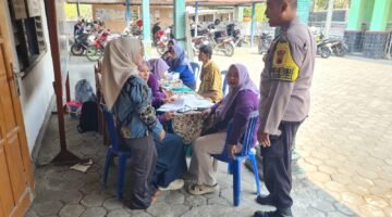 Bhabinkamtibmas Ngargotirto Sumberlawang Turun Langsung Dampingi Tracking TBC dan Cek Kesehatan Gratis bagi 100 Warga 