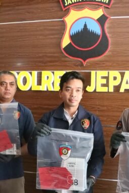 Modus Teman Kencan di MiChat, Residivis Spesialis Curanmor Tak Berkutik Diringkus Polres Jepara 