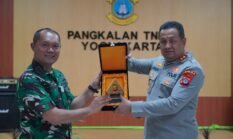 Seminggu Menjabat, Kapolda DIY Perkuat Sinergi TNI-Polri melalui Silaturahmi ke Lanal Yogyakarta