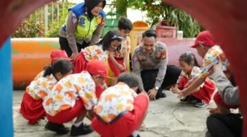 14 Samsat Polda Metro Jaya Kunjungi TK, Hadirkan Sosok Polisi yang Ramah dan Bersahabat