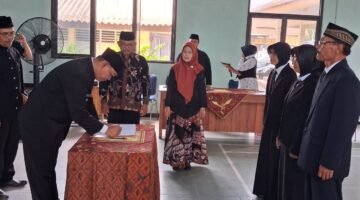 Rotasi Perangkat Desa Kembaran: Tiga Pejabat Resmi Dilantik, Mengisi Kekosongan Sekretaris Desa