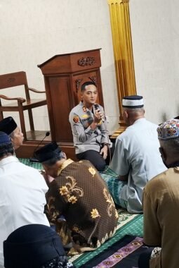 Subuh Keliling di Selogiri, Kapolres Wonogiri Ajak Warga Jaga Kerukunan Jelang Pilkades Serentak