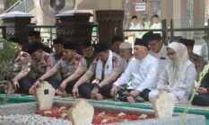Perkuat Sinergi Ulama dan Umara, Kapolri Silaturahmi ke Ponpes Tebuireng dan Ziarah Makam Gus Dur