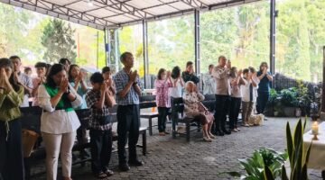 Minggu Kasih, Personel Polres Semarang laksanakan ibadah bersama masyarakat.