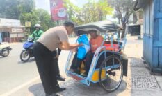 Sambut HUT Humas Polri ke-75, Polres Kudus Salurkan 10 Paket Baksos untuk Warga Kurang Mampu
