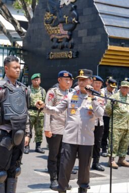 Pimpin Apel Pengamanan Unjuk Rasa, Kapolda Jateng Tekankan Empati, “Pakaian yang Anda Pakai Bukan untuk Menyakiti Masyarakat”