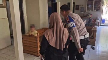 Warga Temukan Balita 2,5 Tahun Sendirian di Indomaret Tuntang, Polisi Bergerak Cepat Temukan Orang Tuanya.