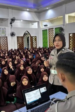 Satlantas Polres Sragen Bekali Siswa SMP MTA Gemolong Edukasi Lalu Lintas dan Bahaya Bullying