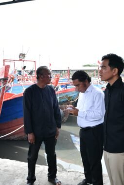 Tindak Lanjuti Keluhan Nelayan, Wapres Tinjau Langsung Pendangkalan Sungai di Cilacap