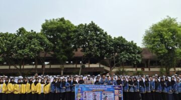 Semangat Sumpah Pemuda, Satlantas Polres Semarang Ajak Pelajar Jadi Pelopor Tertib Berlalu Lintas.