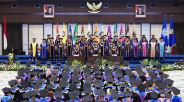 Wisuda ke-184, UNDIP Kukuhkan 3.285 Lulusan, Tegaskan Komitmen sebagai Kampus Berdampak