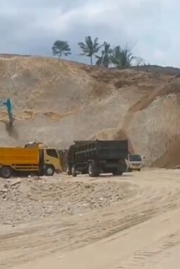 PAPAN IUP-OP TERPASANG, KONSULTAN SEBUT IZIN MASIH BERPROSES! Tambang Pasir CV Sartika Putra Jaya di Mancak Disorot